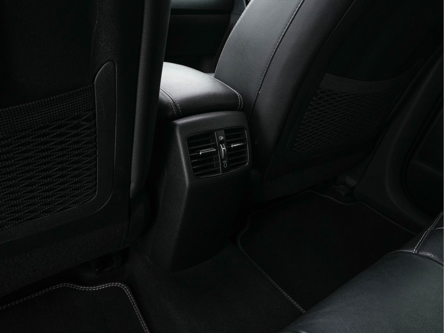 Kia e-Niro ExecutiveLine 64 kWh [ 3-Fase ] {SOH-100%} (INCL-BTW) Aut. *PANO | LUXURY-LEATHER | JBL-AUDIO | FULL-LED | NAVI-FULLMAP | DAB | ADAPTIVE-CRUISE | CAMERA | MEMORY-PACK | LANE-ASSIST | CCS-FASTLOADER | KEYLESS | DIGI-COCKPIT | 17"ALU*