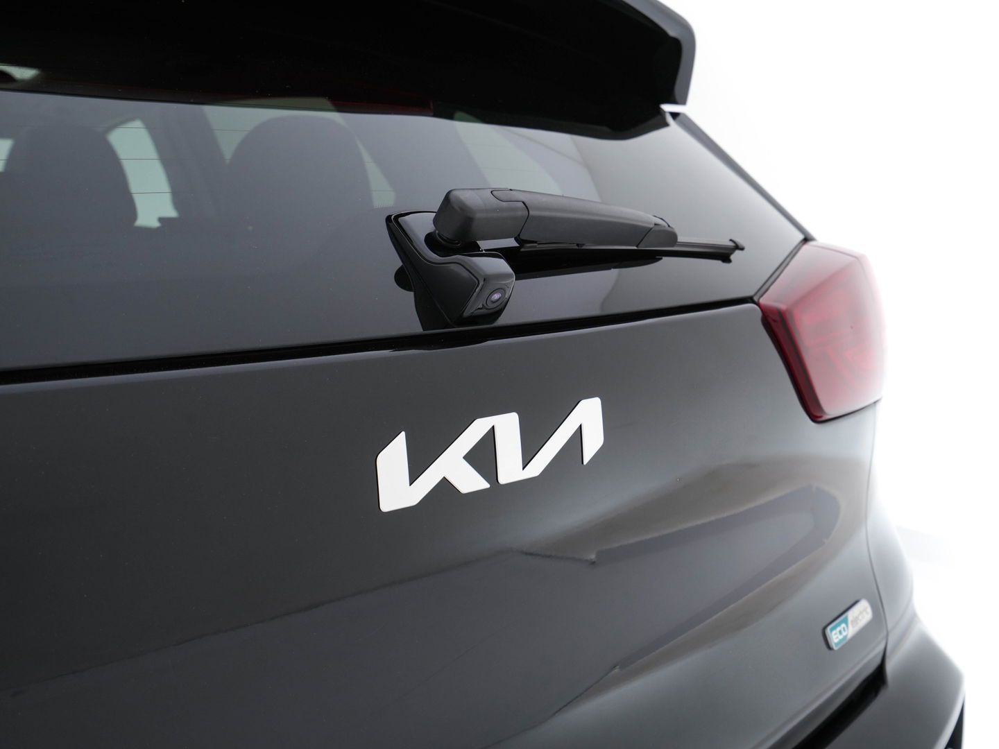 Kia e-Niro ExecutiveLine 64 kWh [ 3-Fase ] {SOH-100%} (INCL-BTW) Aut. *PANO | LUXURY-LEATHER | JBL-AUDIO | FULL-LED | NAVI-FULLMAP | DAB | ADAPTIVE-CRUISE | CAMERA | MEMORY-PACK | LANE-ASSIST | CCS-FASTLOADER | KEYLESS | DIGI-COCKPIT | 17"ALU*
