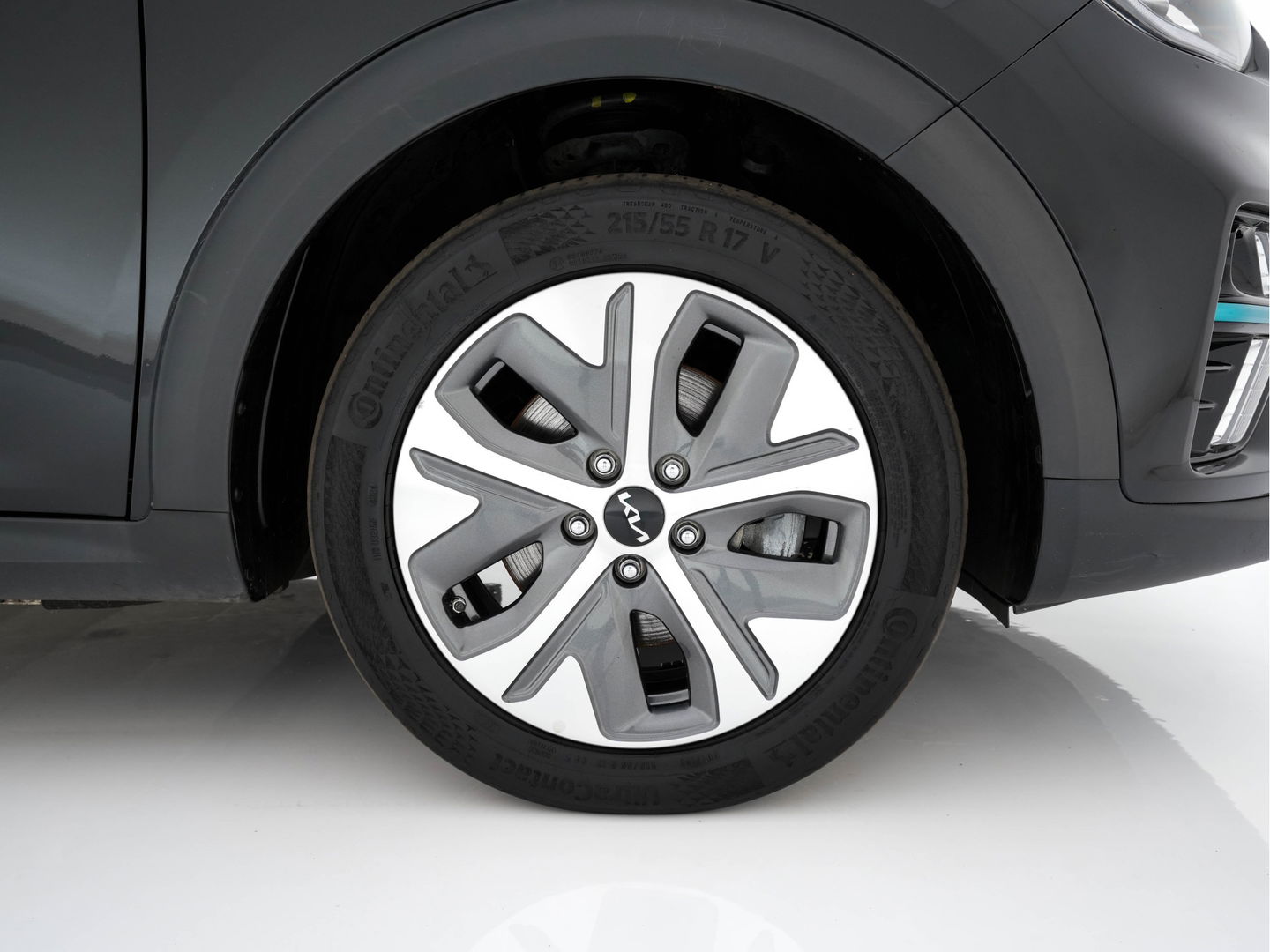 Kia e-Niro ExecutiveLine 64 kWh [ 3-Fase ] {SOH-100%} (INCL-BTW) Aut. *PANO | LUXURY-LEATHER | JBL-AUDIO | FULL-LED | NAVI-FULLMAP | DAB | ADAPTIVE-CRUISE | CAMERA | MEMORY-PACK | LANE-ASSIST | CCS-FASTLOADER | KEYLESS | DIGI-COCKPIT | 17"ALU*