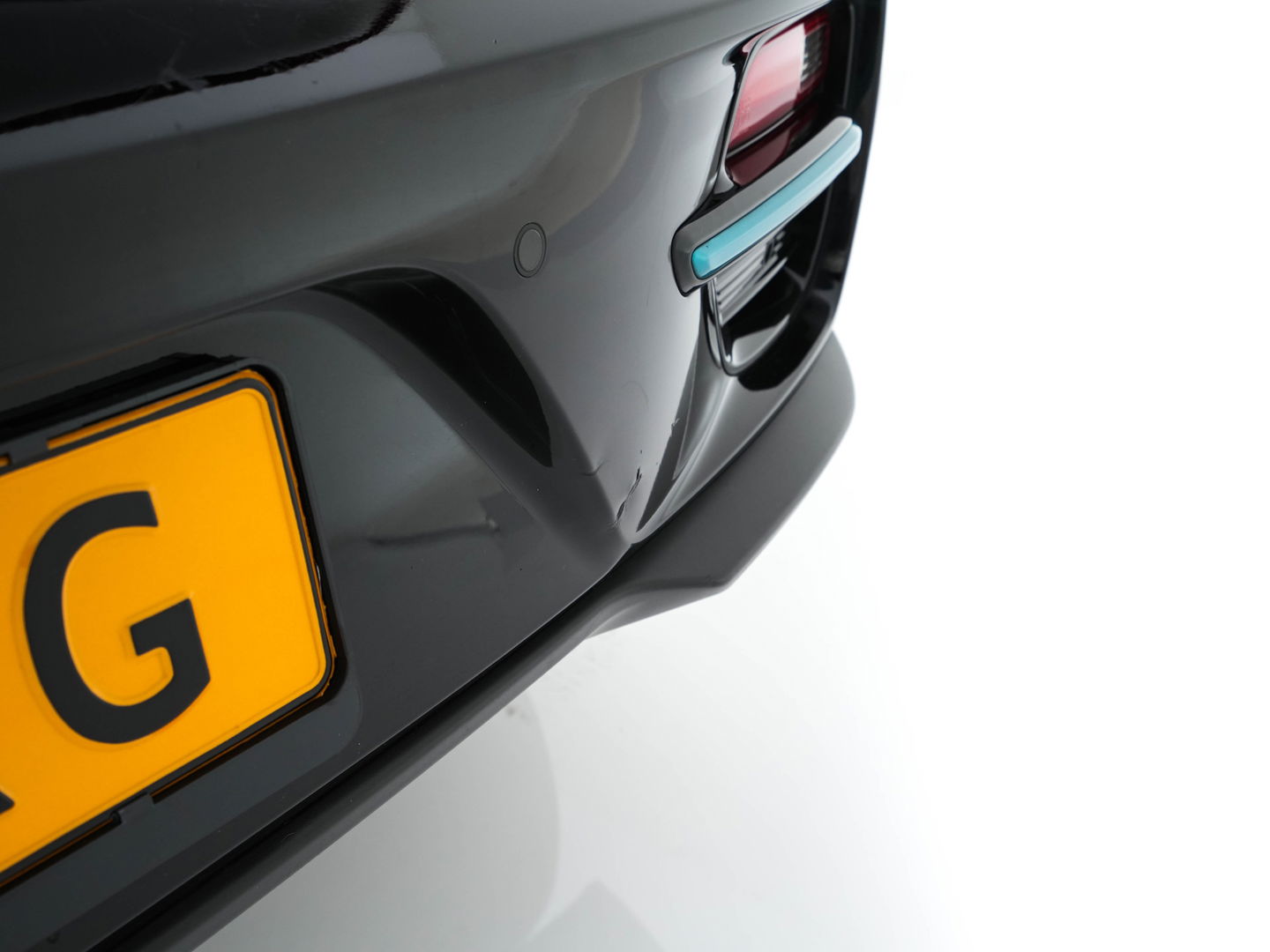 Kia e-Niro ExecutiveLine 64 kWh [ 3-Fase ] {SOH-100%} (INCL-BTW) Aut. *PANO | LUXURY-LEATHER | JBL-AUDIO | FULL-LED | NAVI-FULLMAP | DAB | ADAPTIVE-CRUISE | CAMERA | MEMORY-PACK | LANE-ASSIST | CCS-FASTLOADER | KEYLESS | DIGI-COCKPIT | 17"ALU*