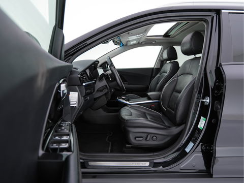 Kia e-Niro ExecutiveLine 64 kWh [ 3-Fase ] {SOH-100%} (INCL-BTW) Aut. *PANO | LUXURY-LEATHER | JBL-AUDIO | FULL-LED | NAVI-FULLMAP | DAB | ADAPTIVE-CRUISE | CAMERA | MEMORY-PACK | LANE-ASSIST | CCS-FASTLOADER | KEYLESS | DIGI-COCKPIT | 17"ALU*