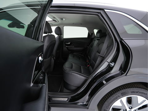 Kia e-Niro ExecutiveLine 64 kWh [ 3-Fase ] {SOH-100%} (INCL-BTW) Aut. *PANO | LUXURY-LEATHER | JBL-AUDIO | FULL-LED | NAVI-FULLMAP | DAB | ADAPTIVE-CRUISE | CAMERA | MEMORY-PACK | LANE-ASSIST | CCS-FASTLOADER | KEYLESS | DIGI-COCKPIT | 17"ALU*