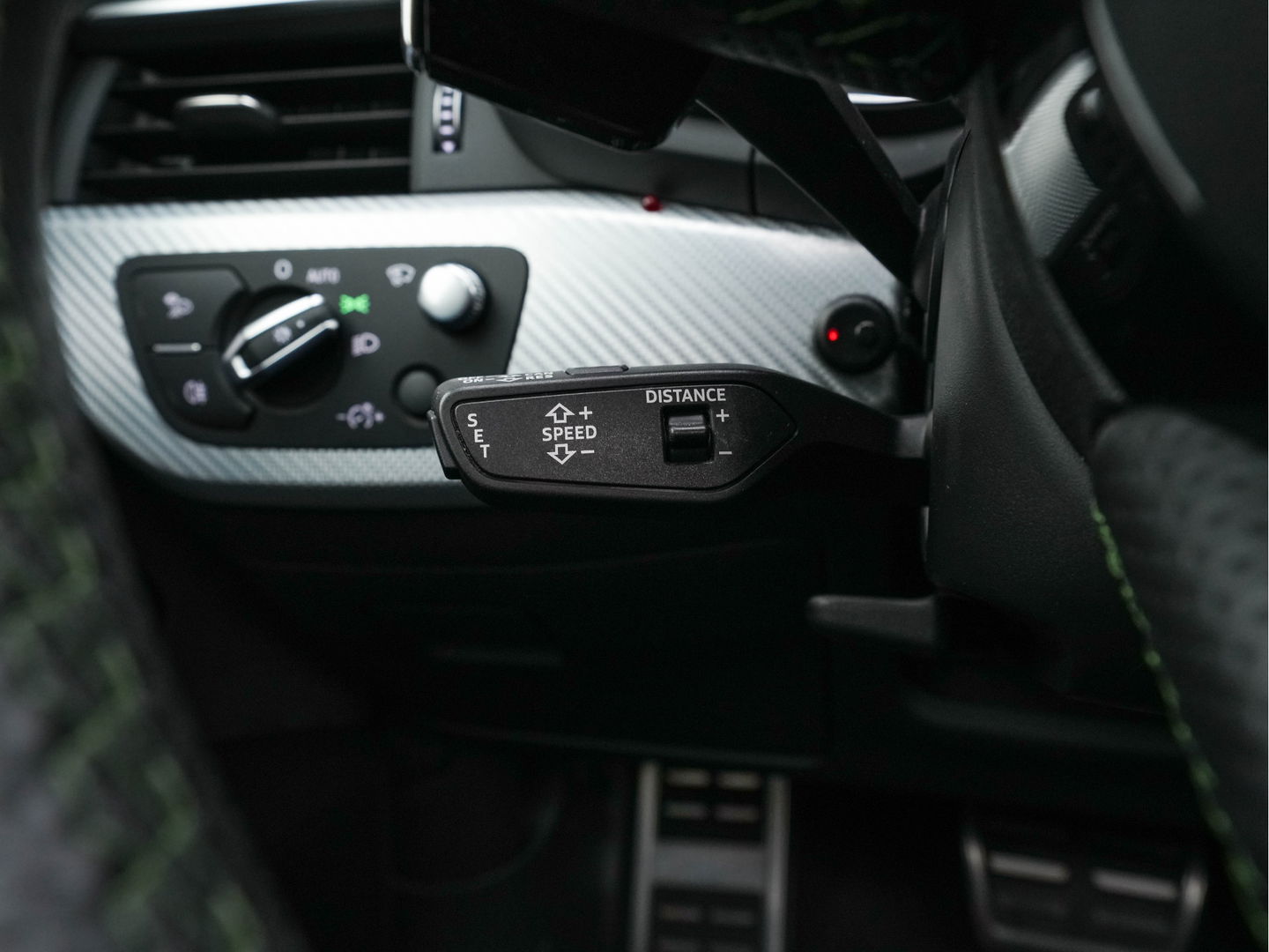 Audi RS4 2.9 TFSI quattro *MILLTEK | KERAMIK | APPLE-CARPLAY | PPF | ABT | B&O | 360-CAMERA | PANO | CARBON-PACK | HUD | SONOMA-GREEN | DEALER-AUTO*