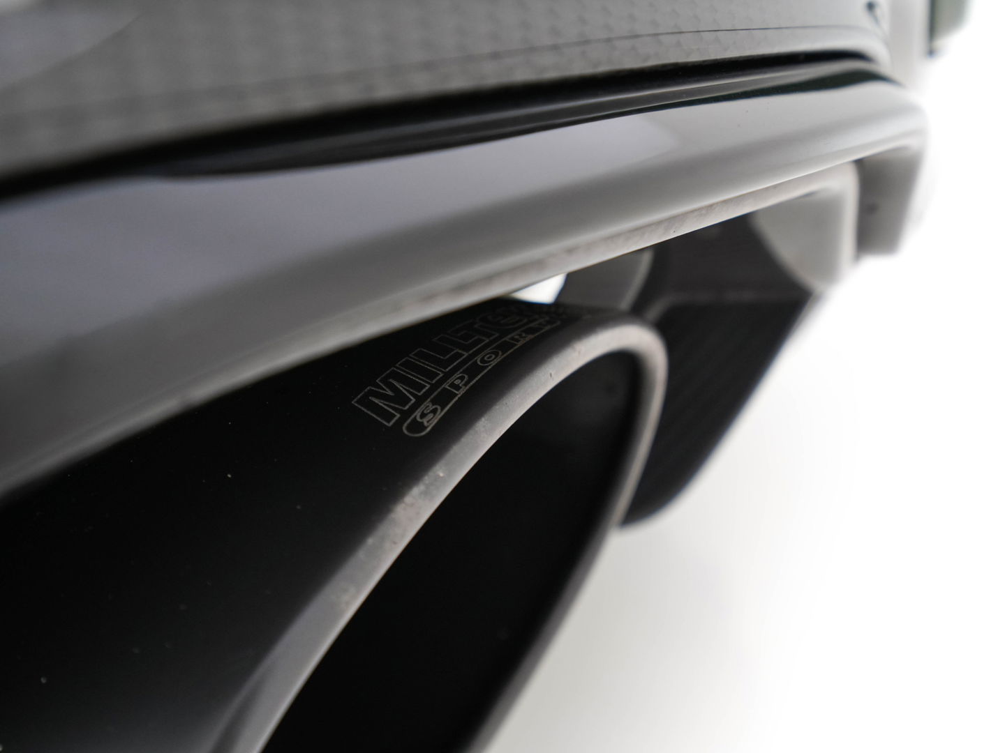 Audi RS4 2.9 TFSI quattro *MILLTEK | KERAMIK | APPLE-CARPLAY | PPF | ABT | B&O | 360-CAMERA | PANO | CARBON-PACK | HUD | SONOMA-GREEN | DEALER-AUTO*