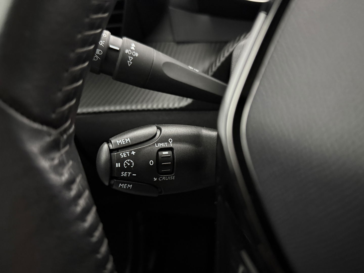 Peugeot 2008 PureTech Allure | 360° Camera | Carplay | Virtual | Trekh. | Cruise | Parkeersens. | NAP