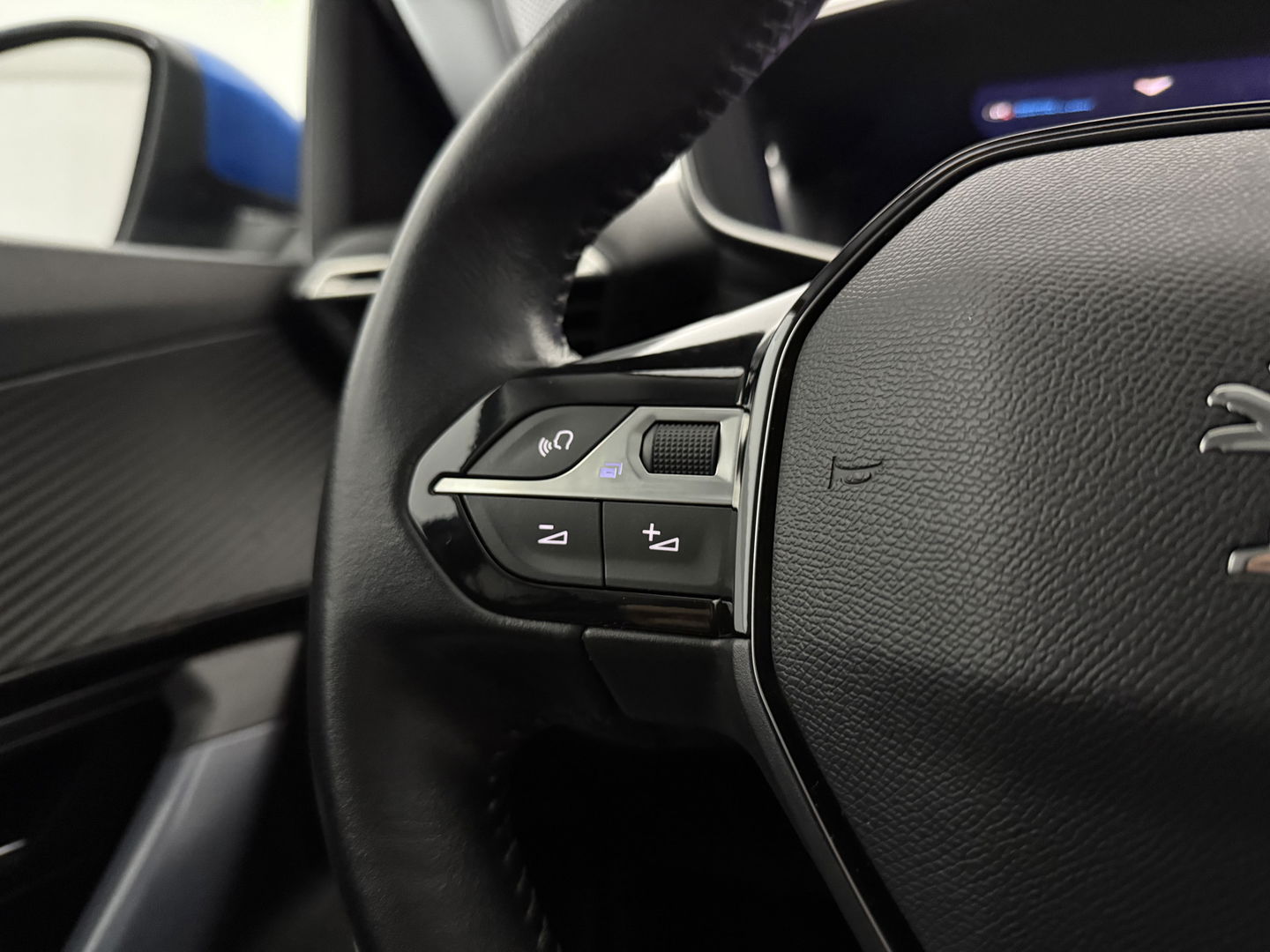 Peugeot 2008 PureTech Allure | 360° Camera | Carplay | Virtual | Trekh. | Cruise | Parkeersens. | NAP