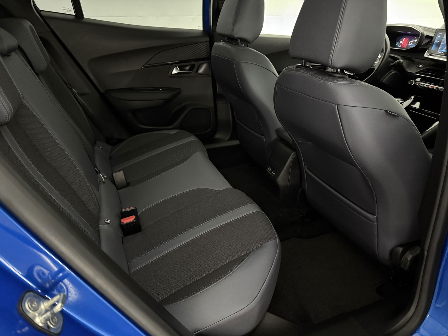 Peugeot 2008 PureTech Allure | 360° Camera | Carplay | Virtual | Trekh. | Cruise | Parkeersens. | NAP