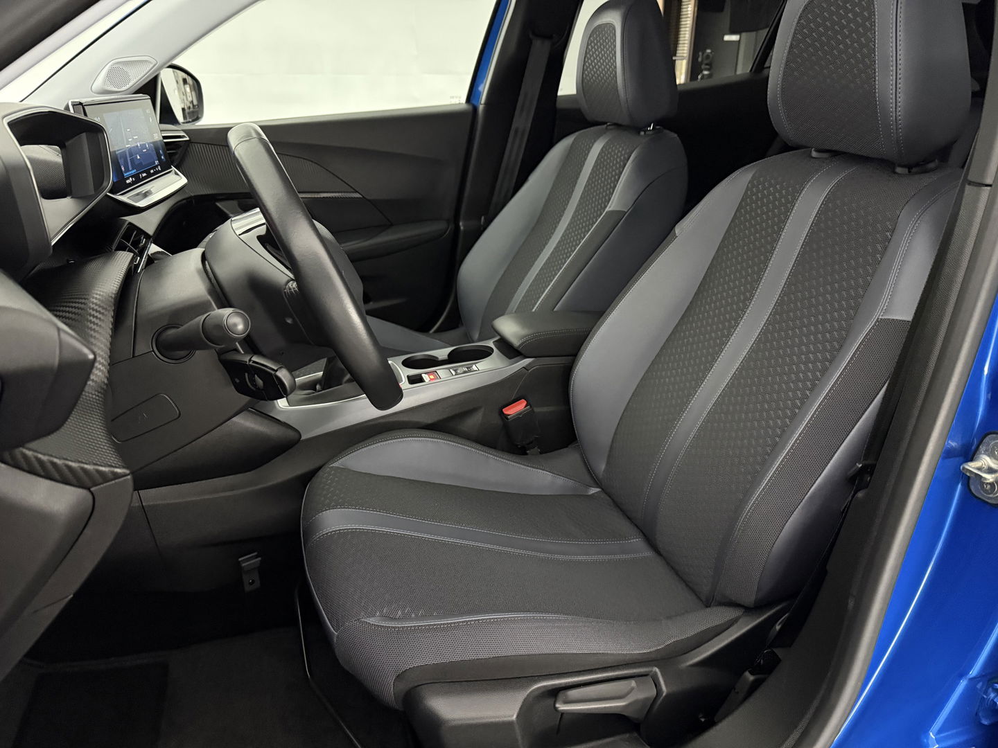 Peugeot 2008 PureTech Allure | 360° Camera | Carplay | Virtual | Trekh. | Cruise | Parkeersens. | NAP