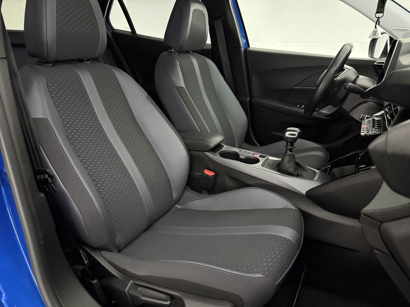 Peugeot 2008 PureTech Allure | 360° Camera | Carplay | Virtual | Trekh. | Cruise | Parkeersens. | NAP