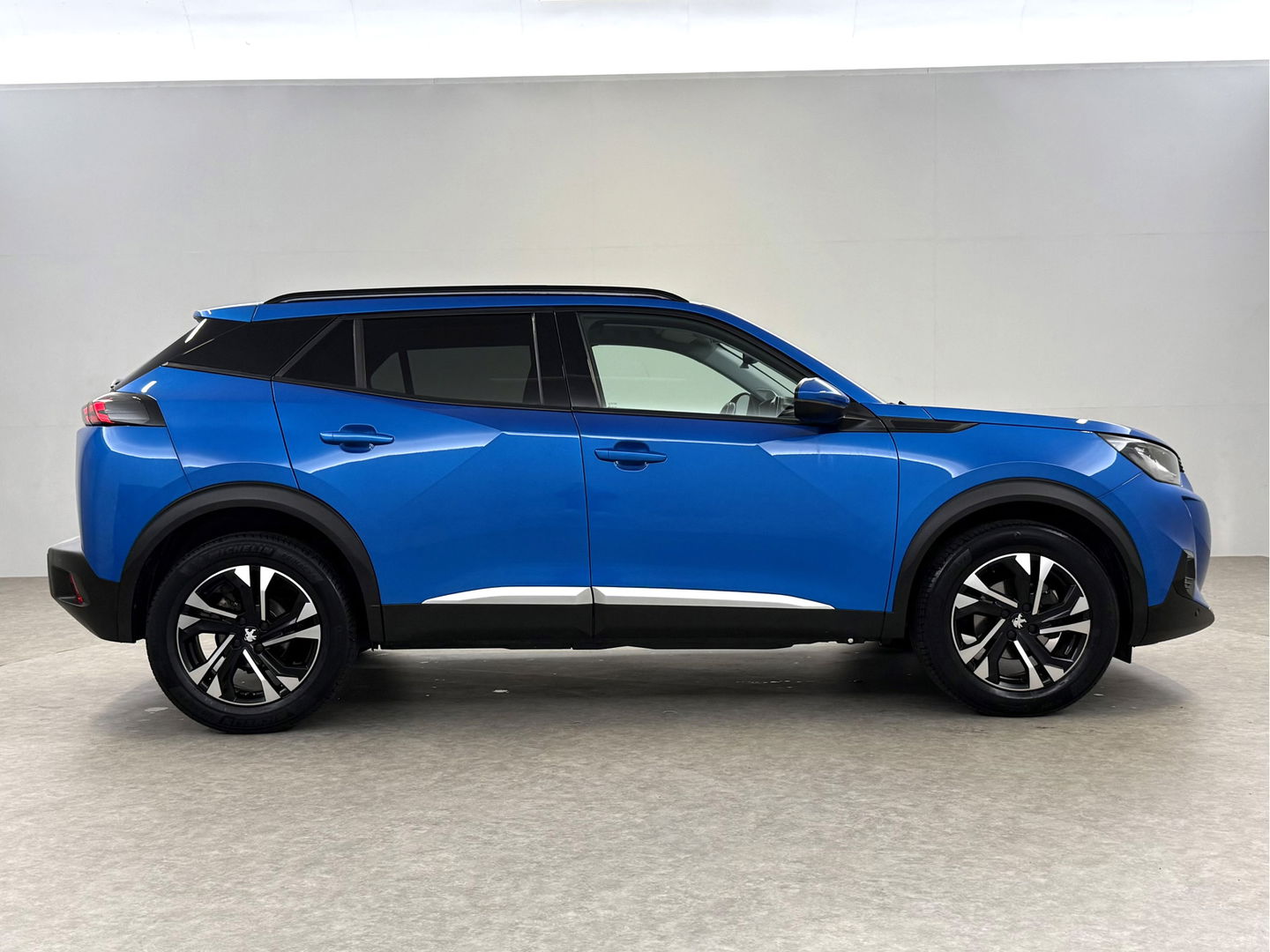 Peugeot 2008 PureTech Allure | 360° Camera | Carplay | Virtual | Trekh. | Cruise | Parkeersens. | NAP