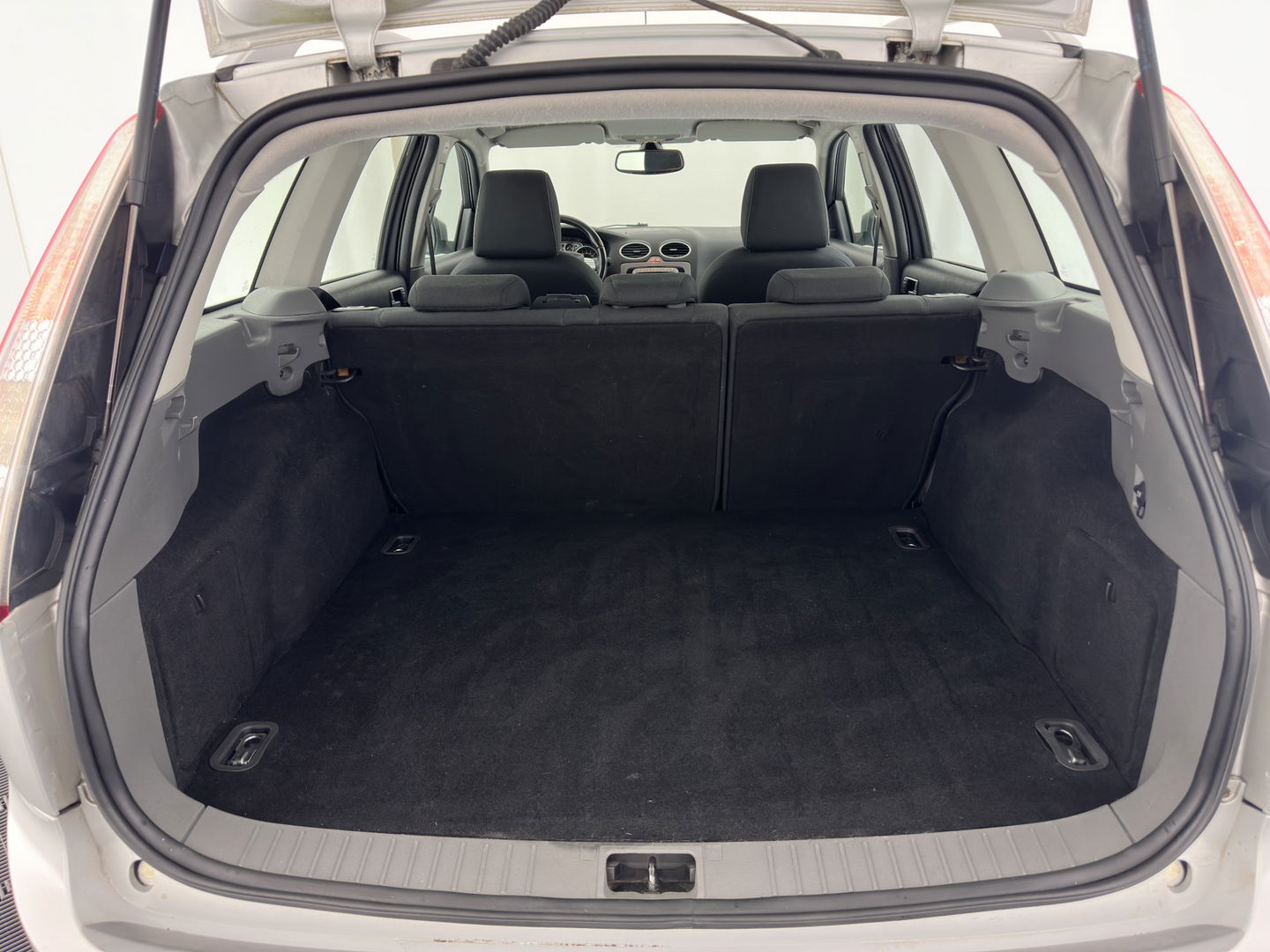 Ford FOCUS Wagon 2.0 Titanium *COMFORT-SEATS | ECC | SONY-AUDIO*