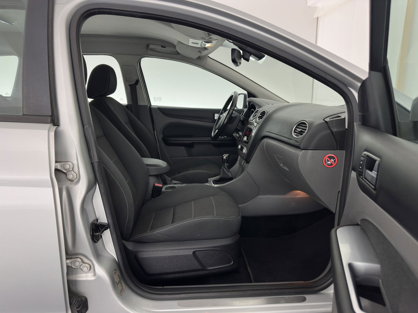 Ford FOCUS Wagon 2.0 Titanium *COMFORT-SEATS | ECC | SONY-AUDIO*