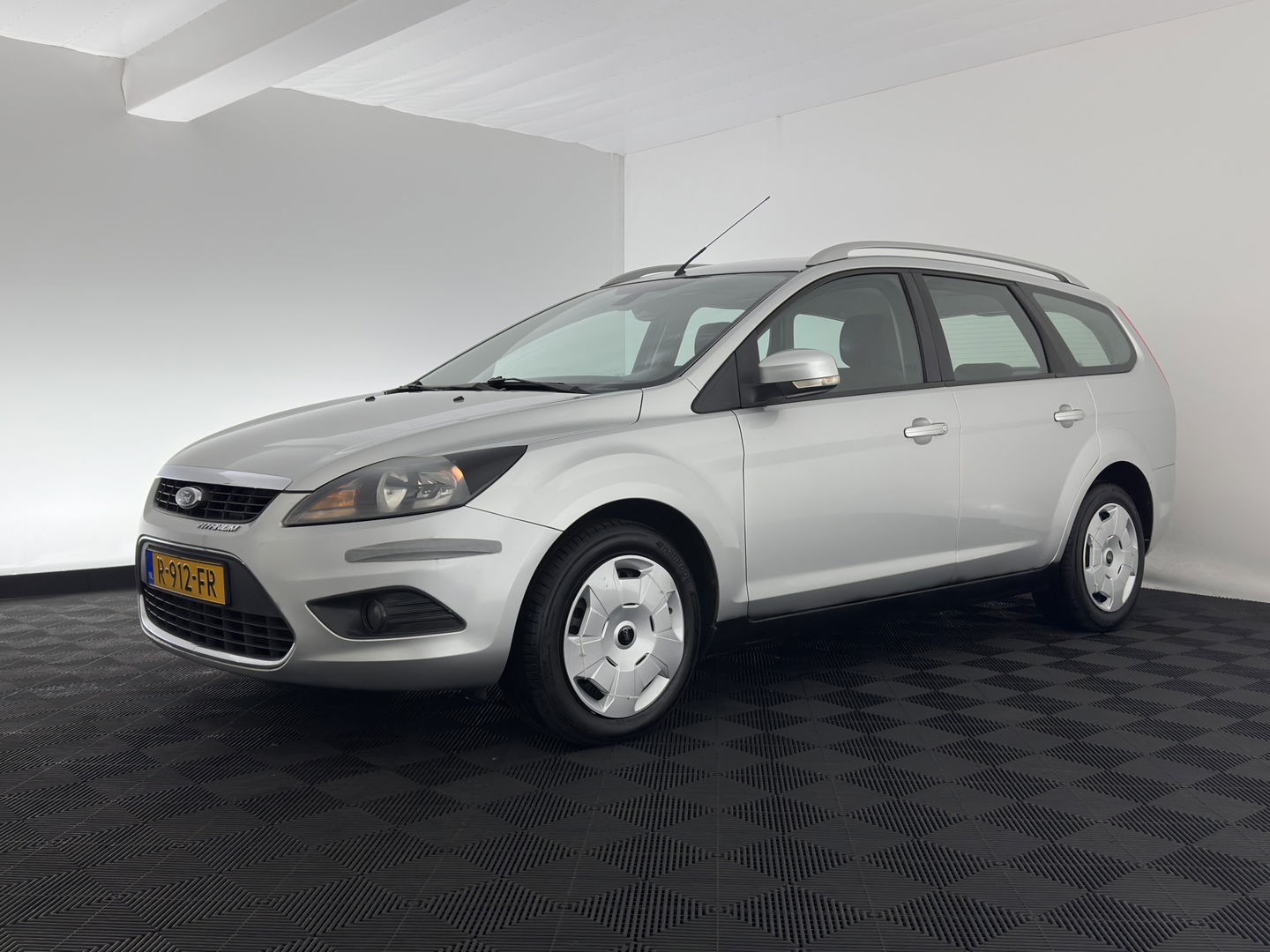 Ford FOCUS Wagon 2.0 Titanium *COMFORT-SEATS | ECC | SONY-AUDIO*