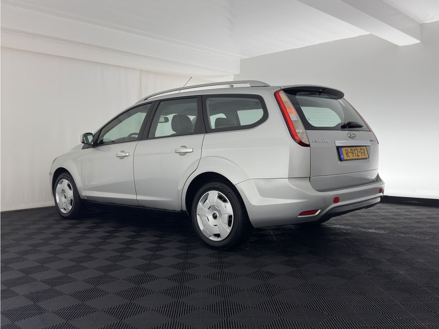 Ford FOCUS Wagon 2.0 Titanium *COMFORT-SEATS | ECC | SONY-AUDIO*