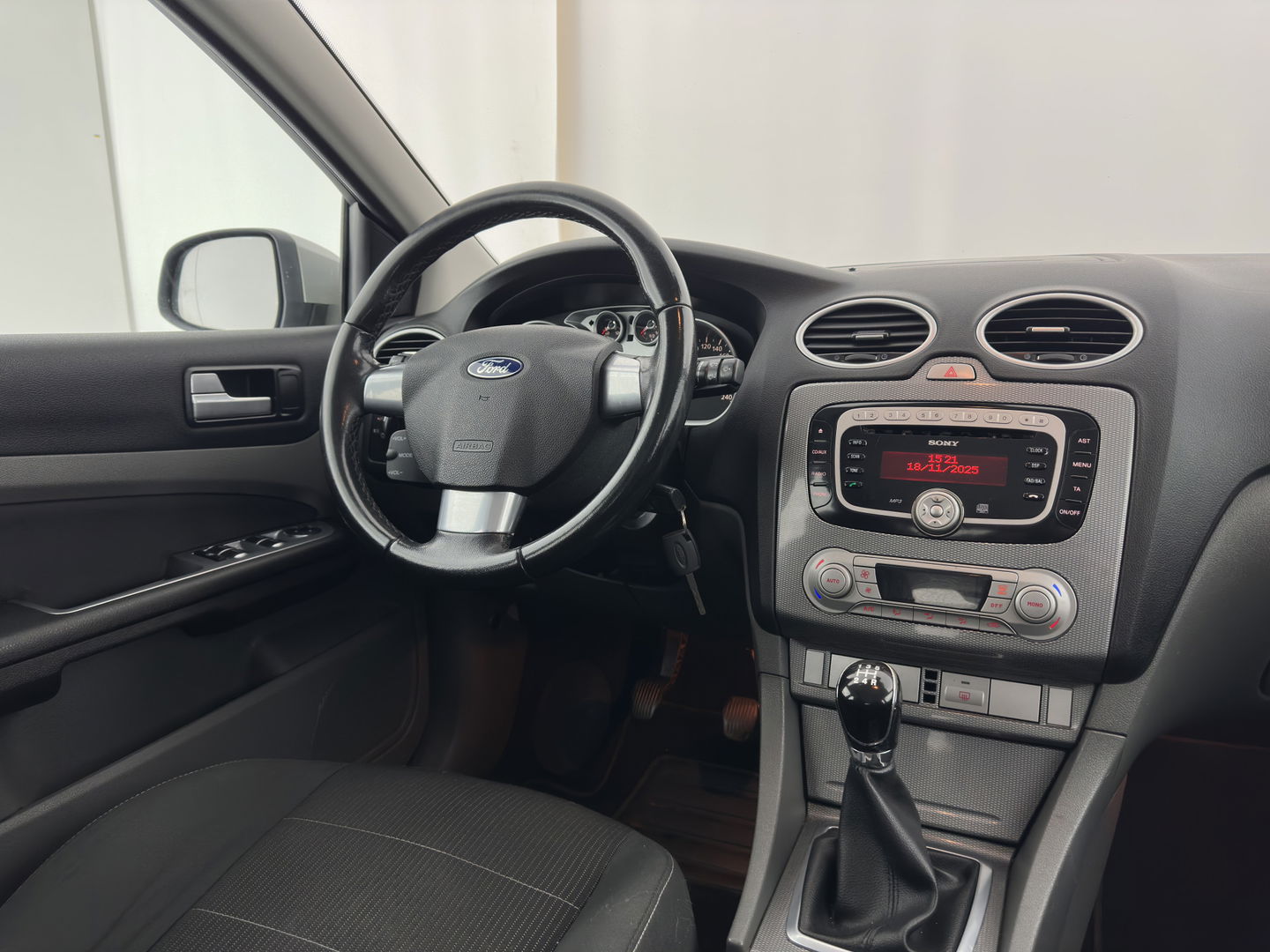 Ford FOCUS Wagon 2.0 Titanium *COMFORT-SEATS | ECC | SONY-AUDIO*