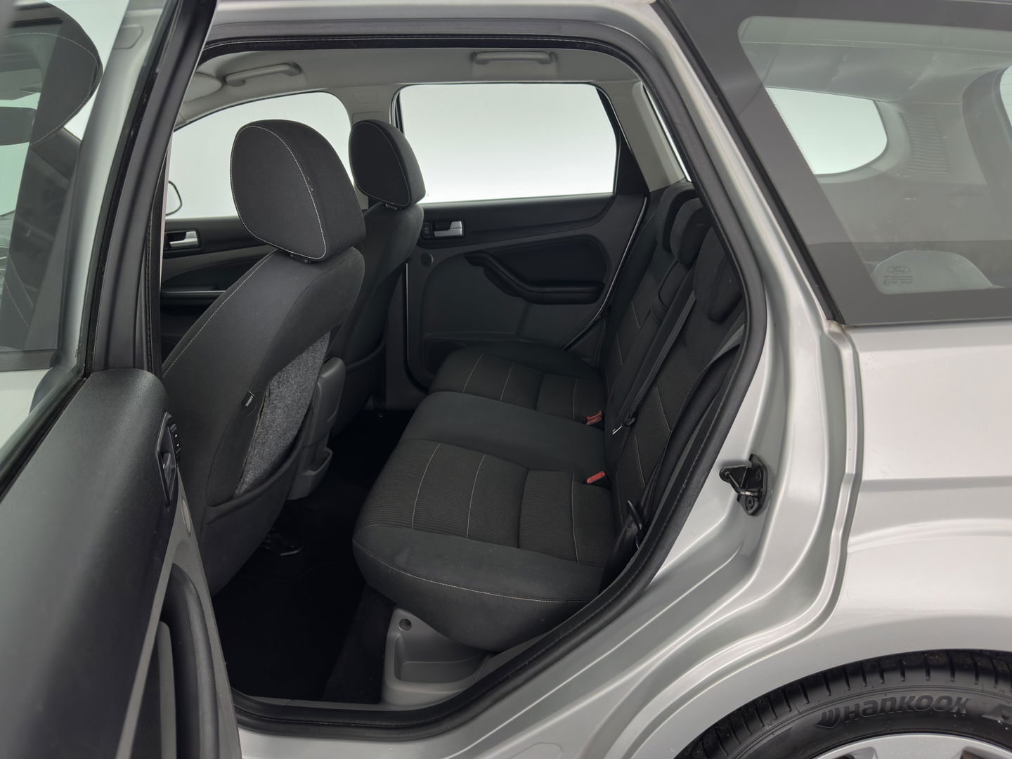 Ford FOCUS Wagon 2.0 Titanium *COMFORT-SEATS | ECC | SONY-AUDIO*