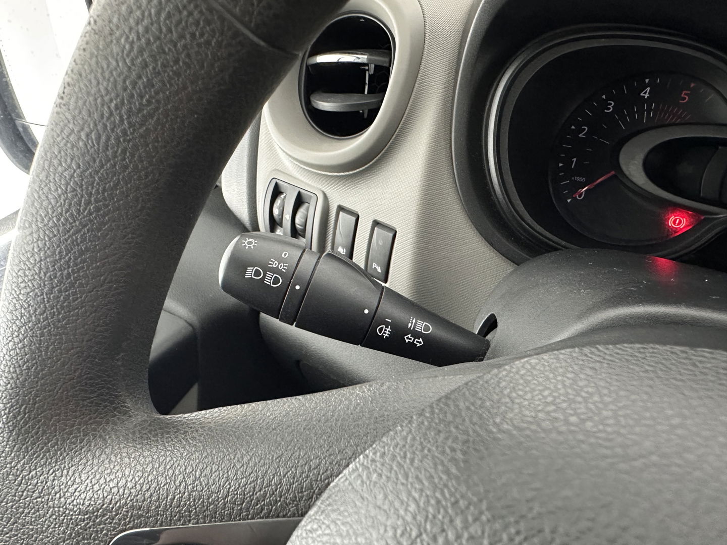 Renault Trafic 1.6 dCi T29 L1H1 Comfort-Pack *NAVI-FULLMAP | AIRCO | CRUISE | 3-PERS | PDC | 1.260 Kg-Cargo-Capacity*