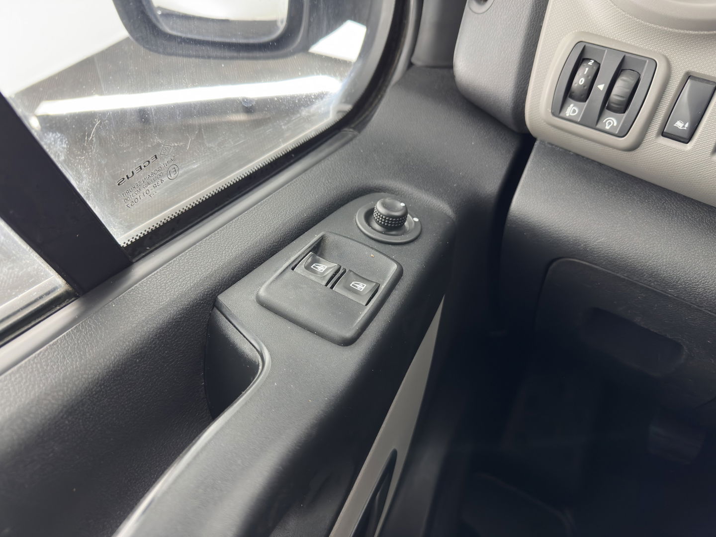 Renault Trafic 1.6 dCi T29 L1H1 Comfort-Pack *NAVI-FULLMAP | AIRCO | CRUISE | 3-PERS | PDC | 1.260 Kg-Cargo-Capacity*