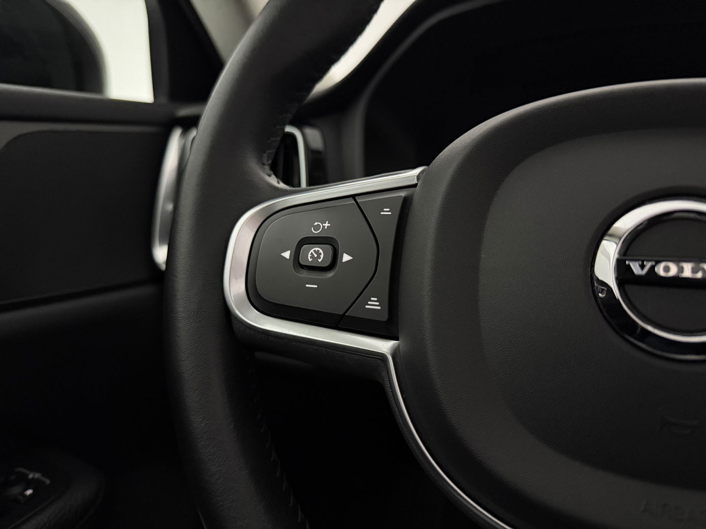 Volvo V60 2.0 T6 Recharge AWD 340PK Inscription | SOH 86% | Pano | Virtual | Camera | Carplay | Leder | Trekh. | Cruise | Keyless