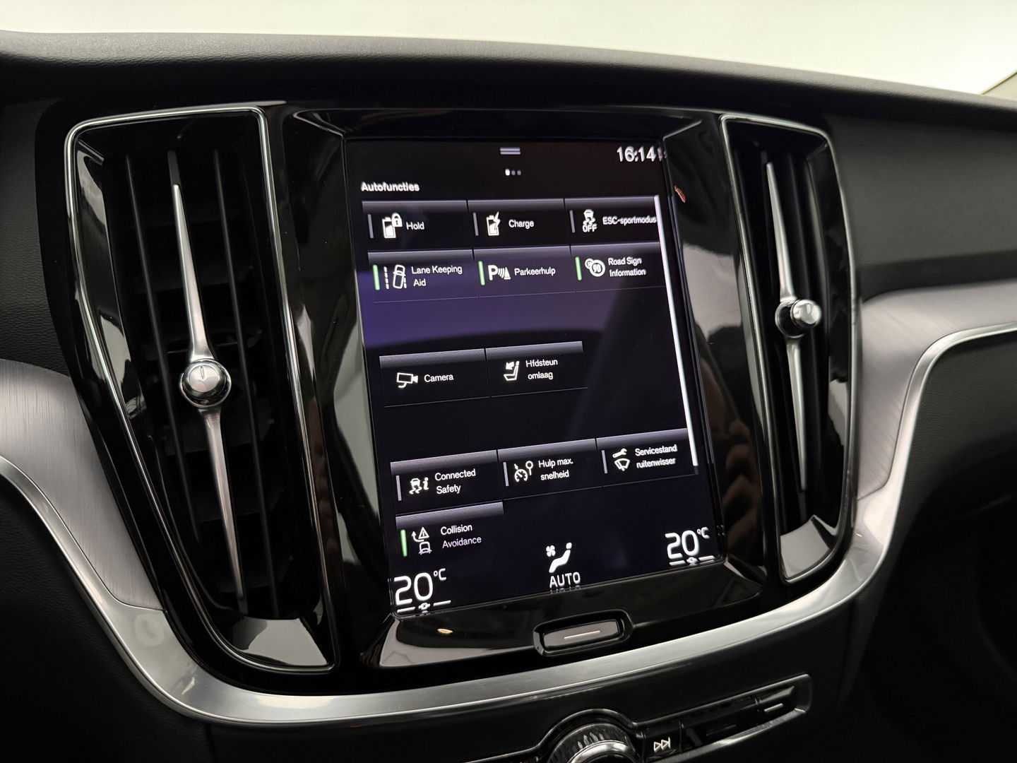 Volvo V60 2.0 T6 Recharge AWD 340PK Inscription | SOH 86% | Pano | Virtual | Camera | Carplay | Leder | Trekh. | Cruise | Keyless