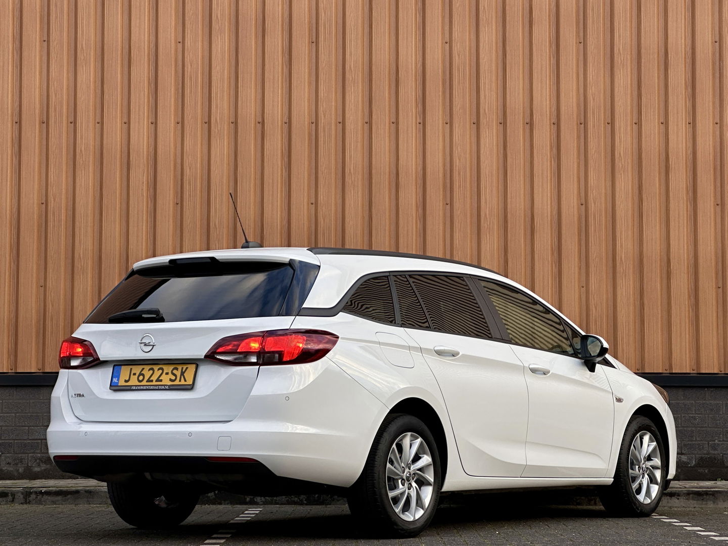 Opel Astra Sports Tourer 1.2 Edition | Cruise Control | Parkeersensoren Achter | Apple Carplay/Android Auto | DAB | Navigatie |