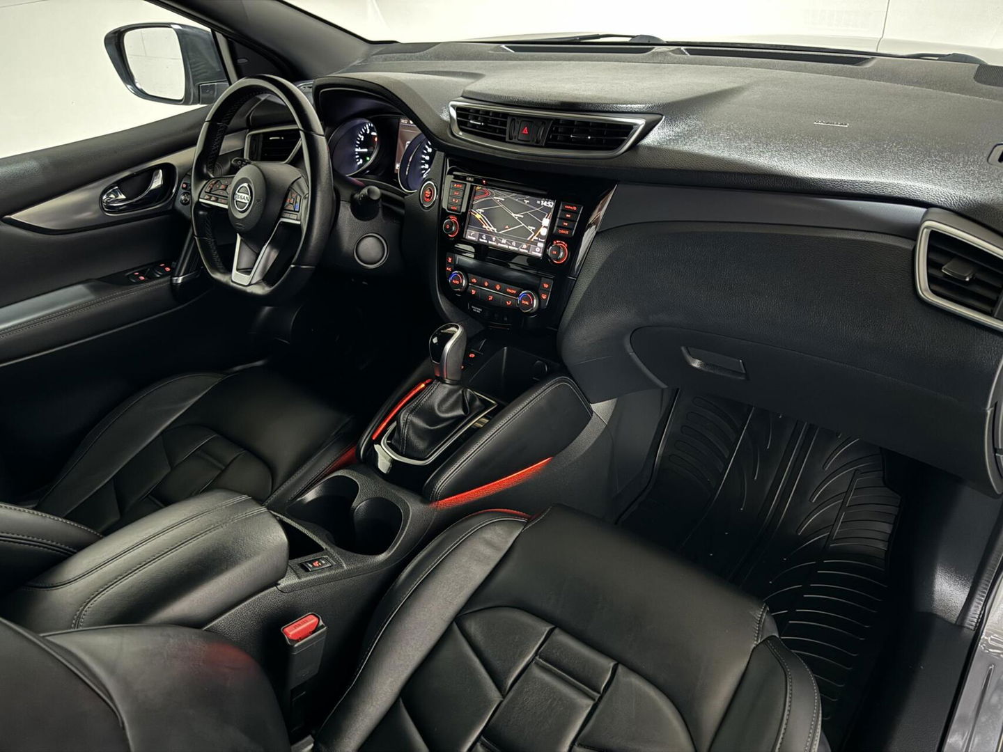 Nissan QASHQAI 1.3 DIG-T Tekna + Pano Leer Bose 360° Carplay Trekh.