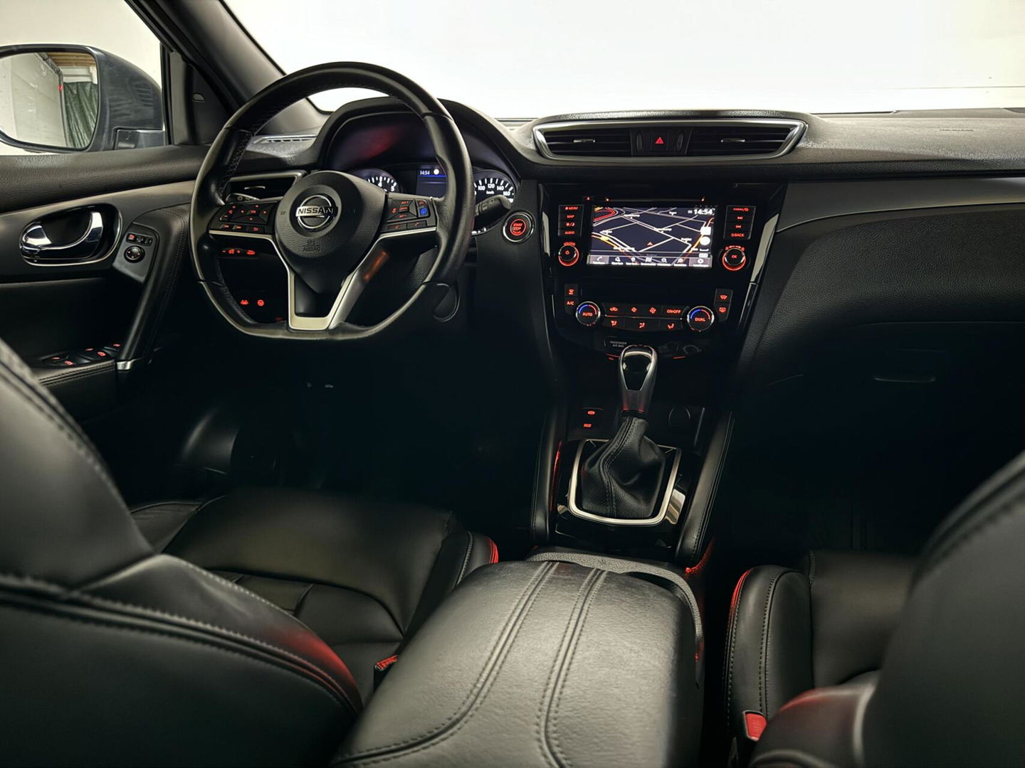 Nissan QASHQAI 1.3 DIG-T Tekna + Pano Leer Bose 360° Carplay Trekh.