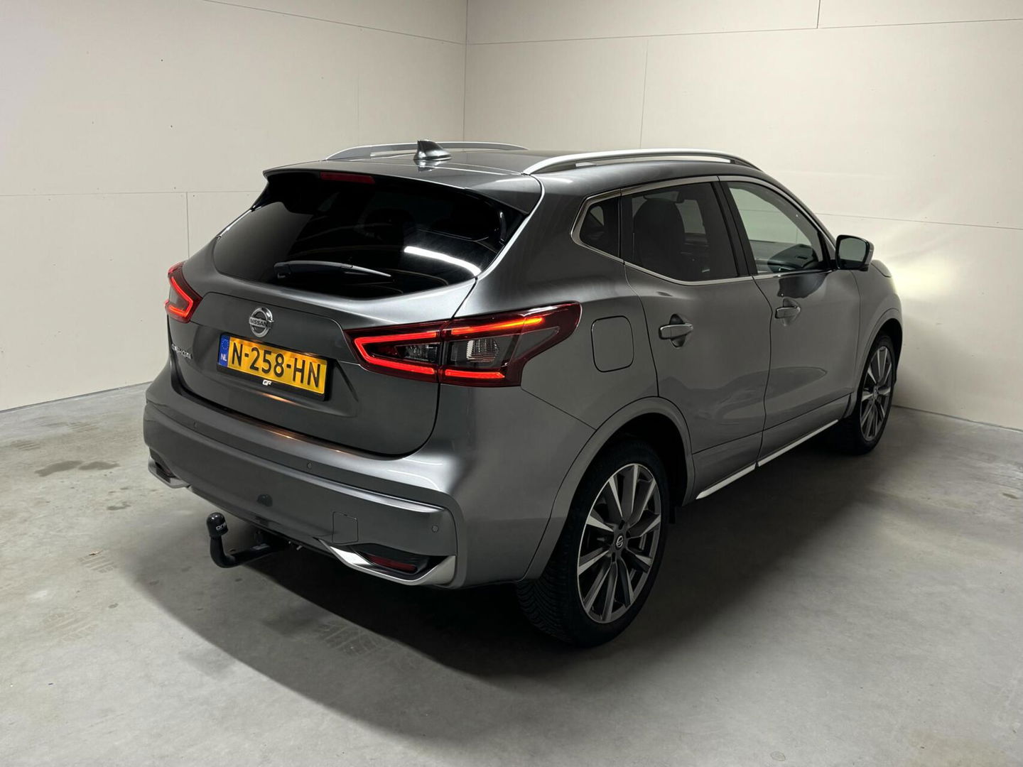 Nissan QASHQAI 1.3 DIG-T Tekna + Pano Leer Bose 360° Carplay Trekh.