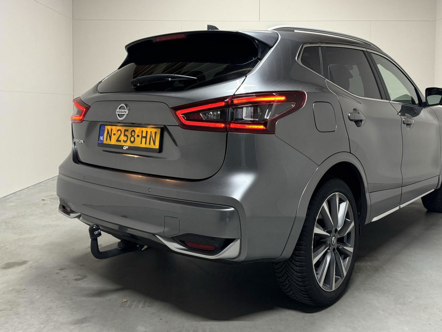 Nissan QASHQAI 1.3 DIG-T Tekna + Pano Leer Bose 360° Carplay Trekh.
