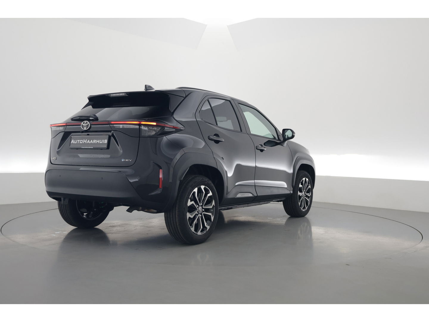 Toyota Yaris Cross 1.5 Hybrid 130pk Teamplayer | Winter pack | Safety pack | Navi | Adapt. Cruise | Camera | Keyless