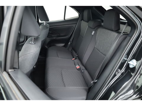 Toyota Yaris Cross 1.5 Hybrid 130pk Teamplayer | Winter pack | Safety pack | Navi | Adapt. Cruise | Camera | Keyless