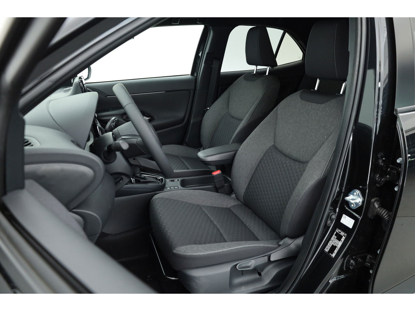 Toyota Yaris Cross 1.5 Hybrid 130pk Teamplayer | Winter pack | Safety pack | Navi | Adapt. Cruise | Camera | Keyless