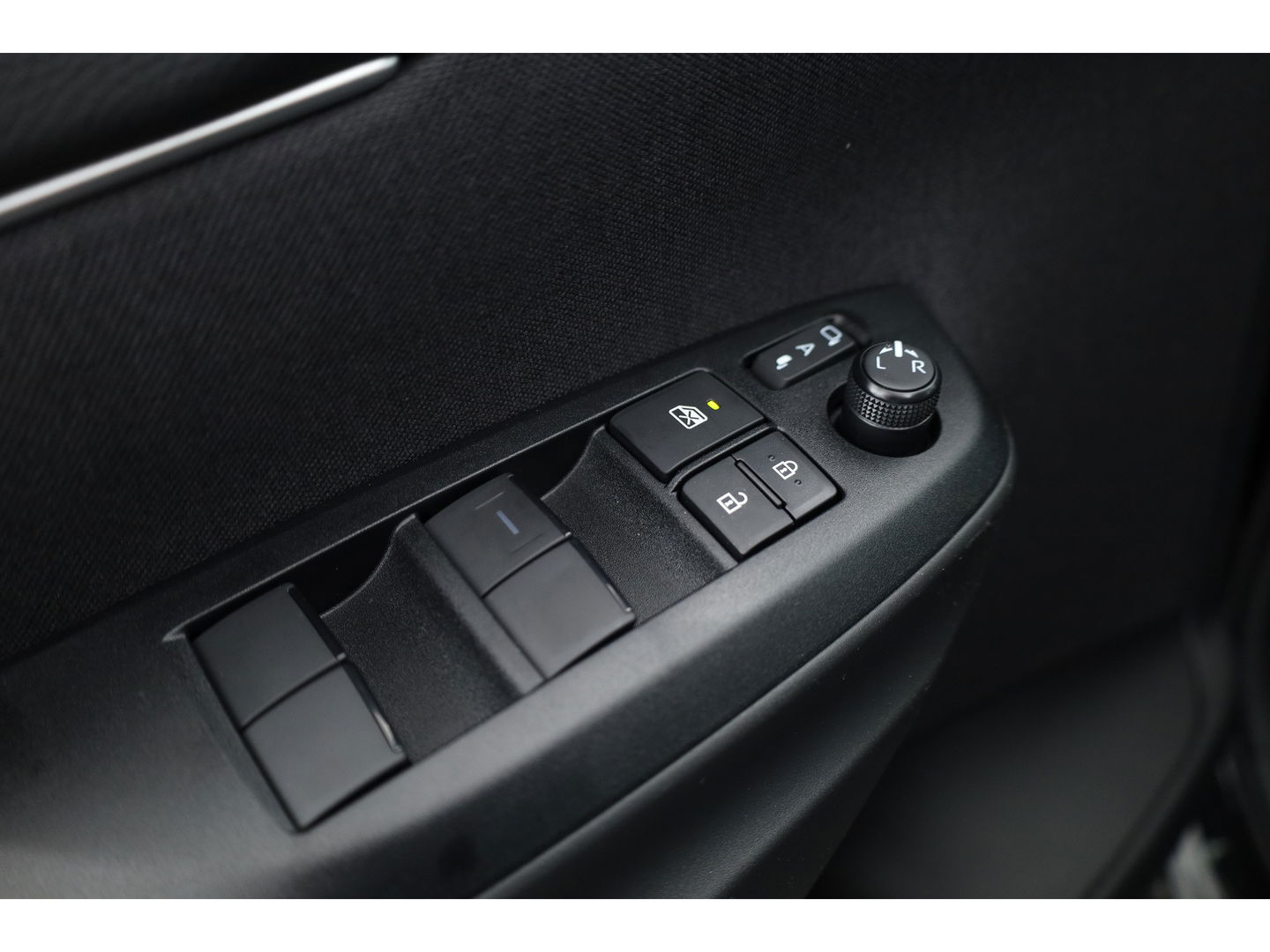 Toyota Yaris Cross 1.5 Hybrid 130pk Teamplayer | Winter pack | Safety pack | Navi | Adapt. Cruise | Camera | Keyless