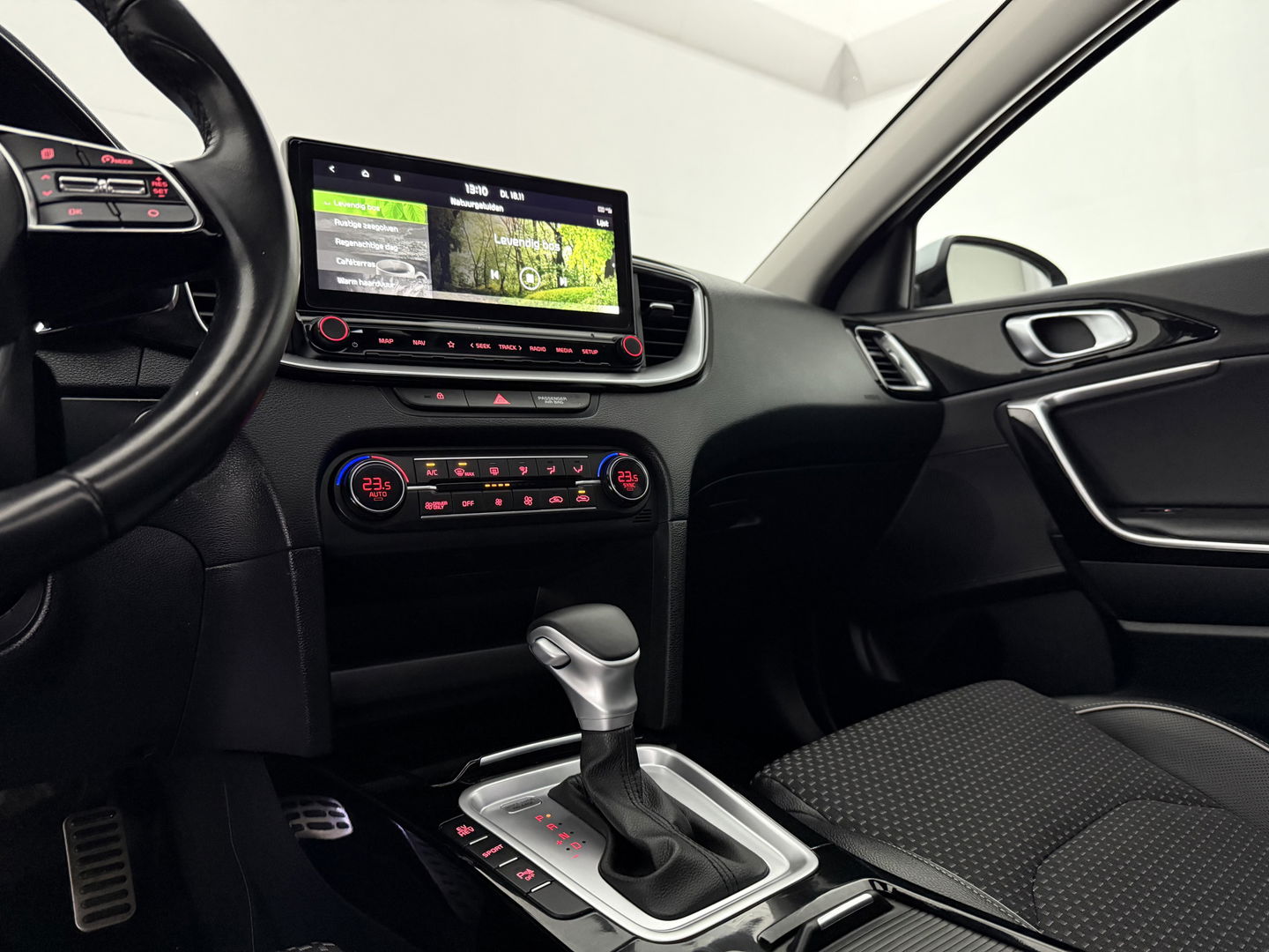 Kia Ceed 1.6 GDI PHEV ExecutiveLine | Pano | Camera | Carplay | Cruise | Keyless | Virtual | Navi