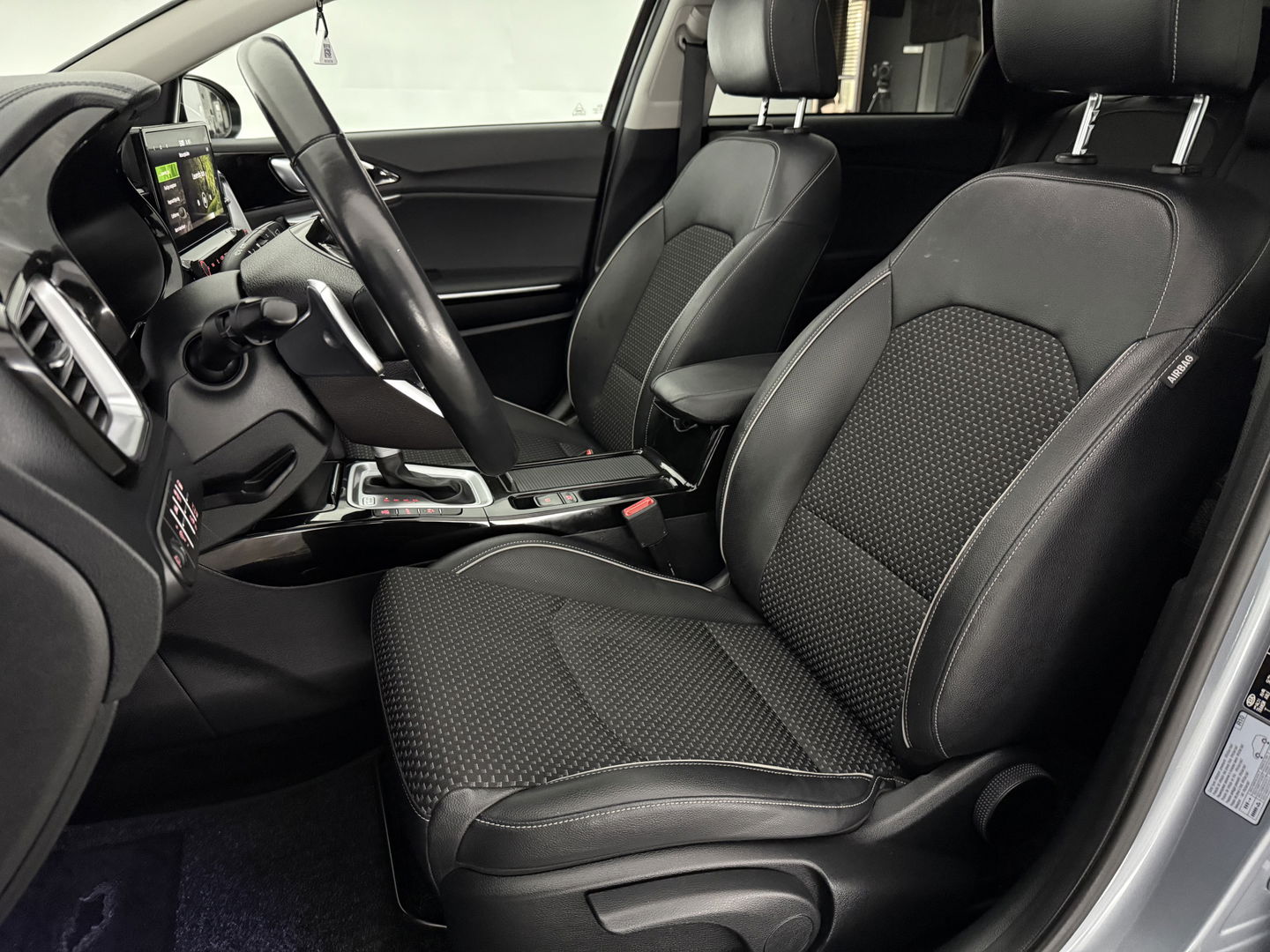 Kia Ceed 1.6 GDI PHEV ExecutiveLine | Pano | Camera | Carplay | Cruise | Keyless | Virtual | Navi