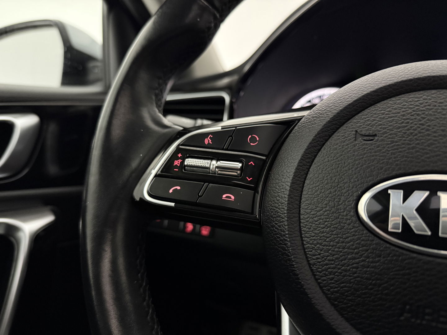 Kia Ceed 1.6 GDI PHEV ExecutiveLine | Pano | Camera | Carplay | Cruise | Keyless | Virtual | Navi