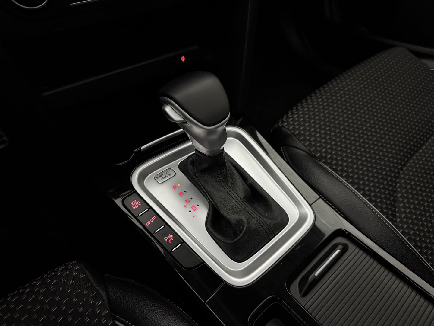 Kia Ceed 1.6 GDI PHEV ExecutiveLine | Pano | Camera | Carplay | Cruise | Keyless | Virtual | Navi