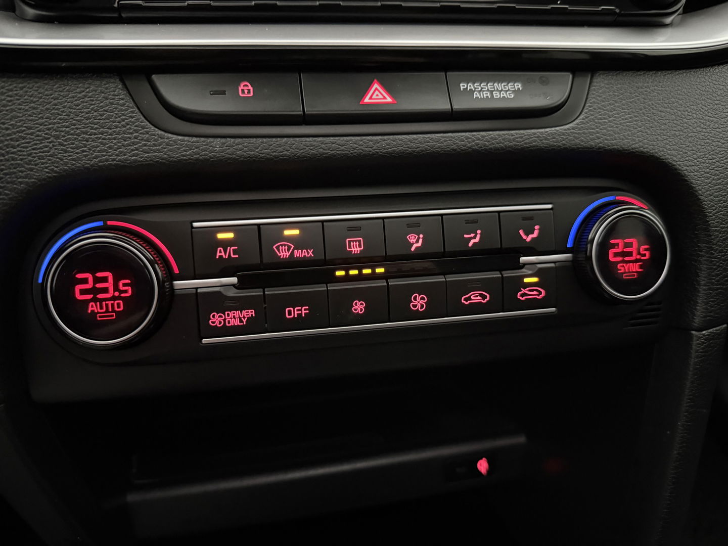 Kia Ceed 1.6 GDI PHEV ExecutiveLine | Pano | Camera | Carplay | Cruise | Keyless | Virtual | Navi