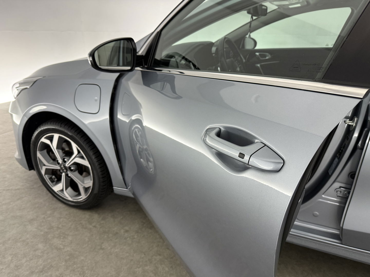 Kia Ceed 1.6 GDI PHEV ExecutiveLine | Pano | Camera | Carplay | Cruise | Keyless | Virtual | Navi