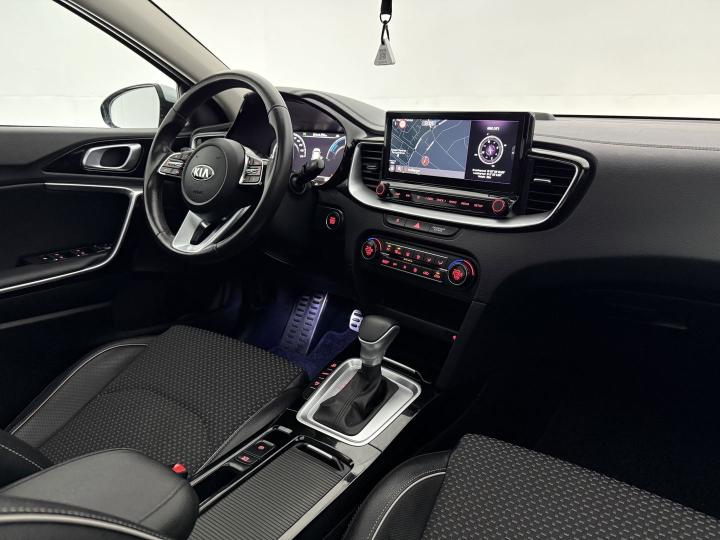 Kia Ceed 1.6 GDI PHEV ExecutiveLine | Pano | Camera | Carplay | Cruise | Keyless | Virtual | Navi