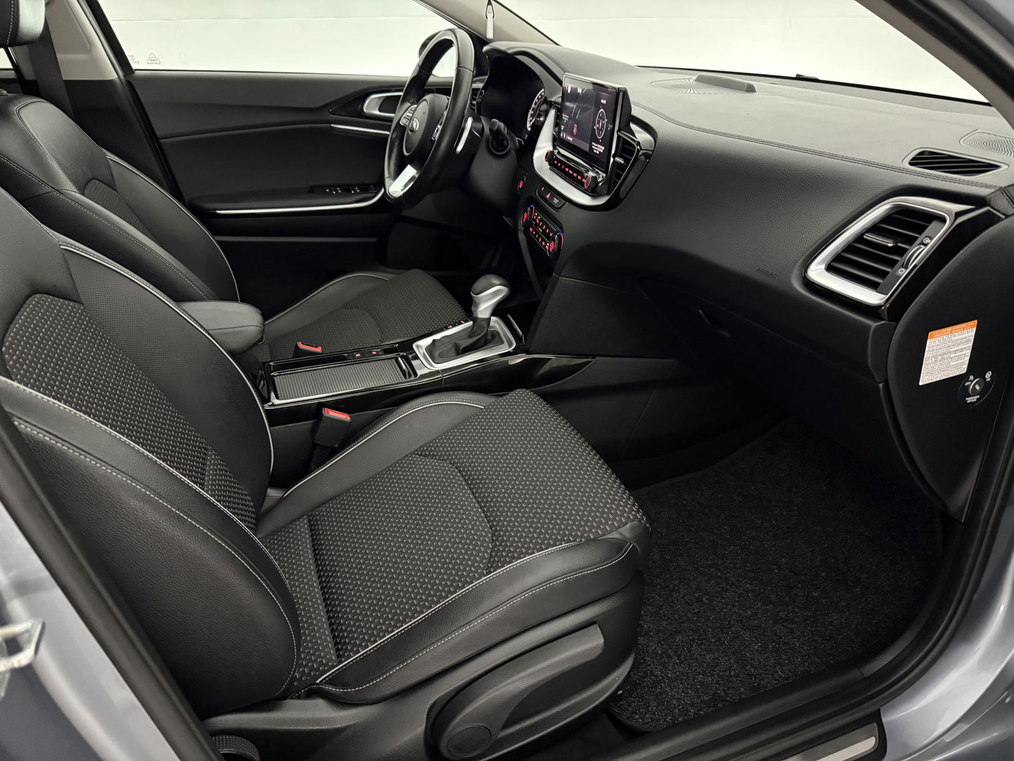 Kia Ceed 1.6 GDI PHEV ExecutiveLine | Pano | Camera | Carplay | Cruise | Keyless | Virtual | Navi