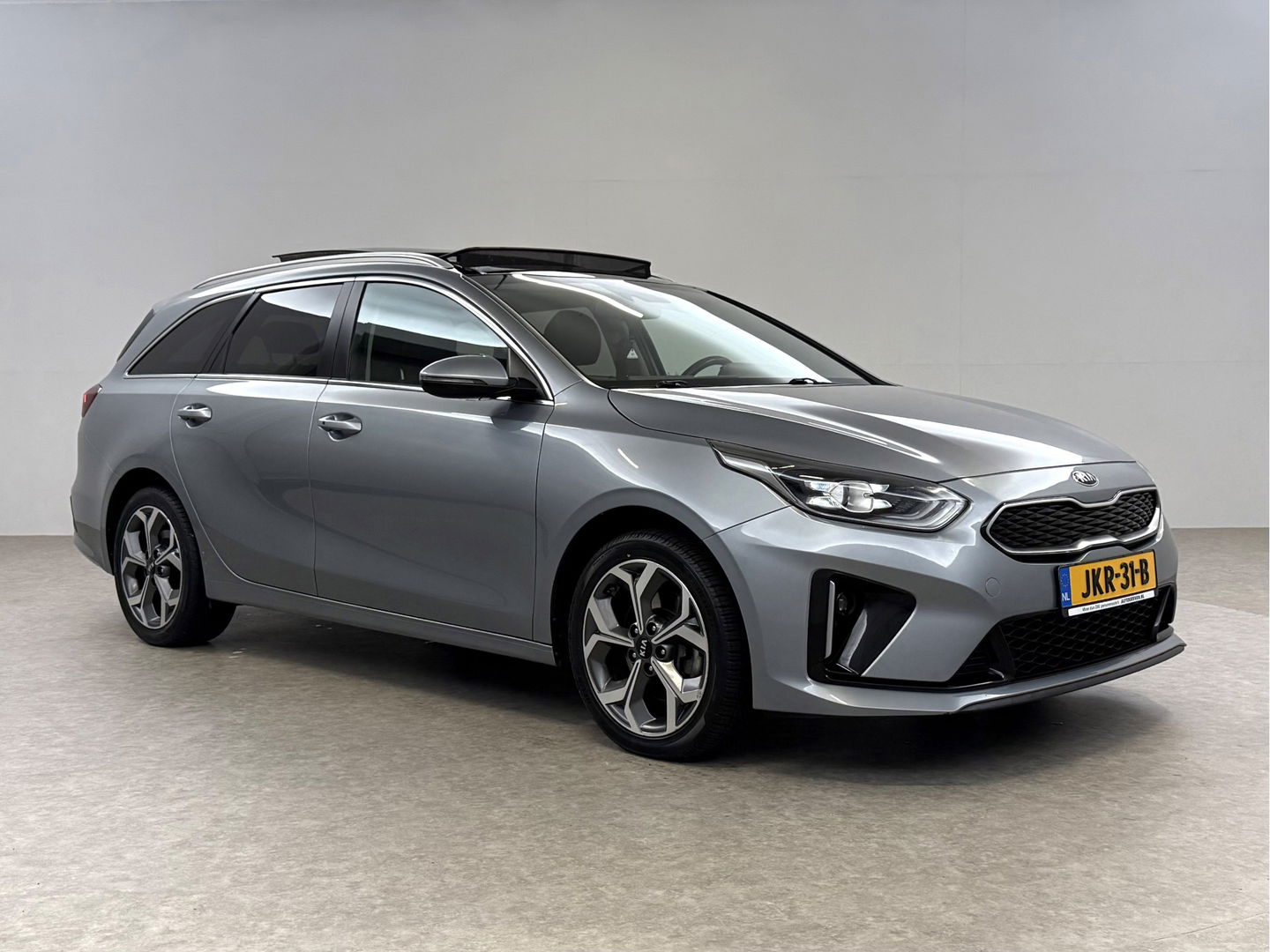 Kia Ceed 1.6 GDI PHEV ExecutiveLine | Pano | Camera | Carplay | Cruise | Keyless | Virtual | Navi