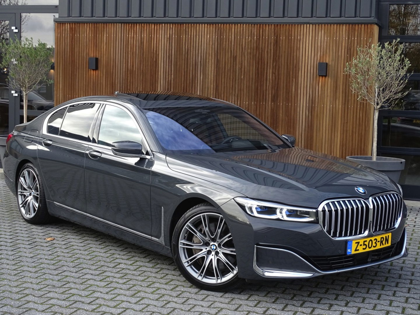 BMW 7 Serie 745e 394PK M- Individual VIP / massage / 360° / 4-wielbesturing