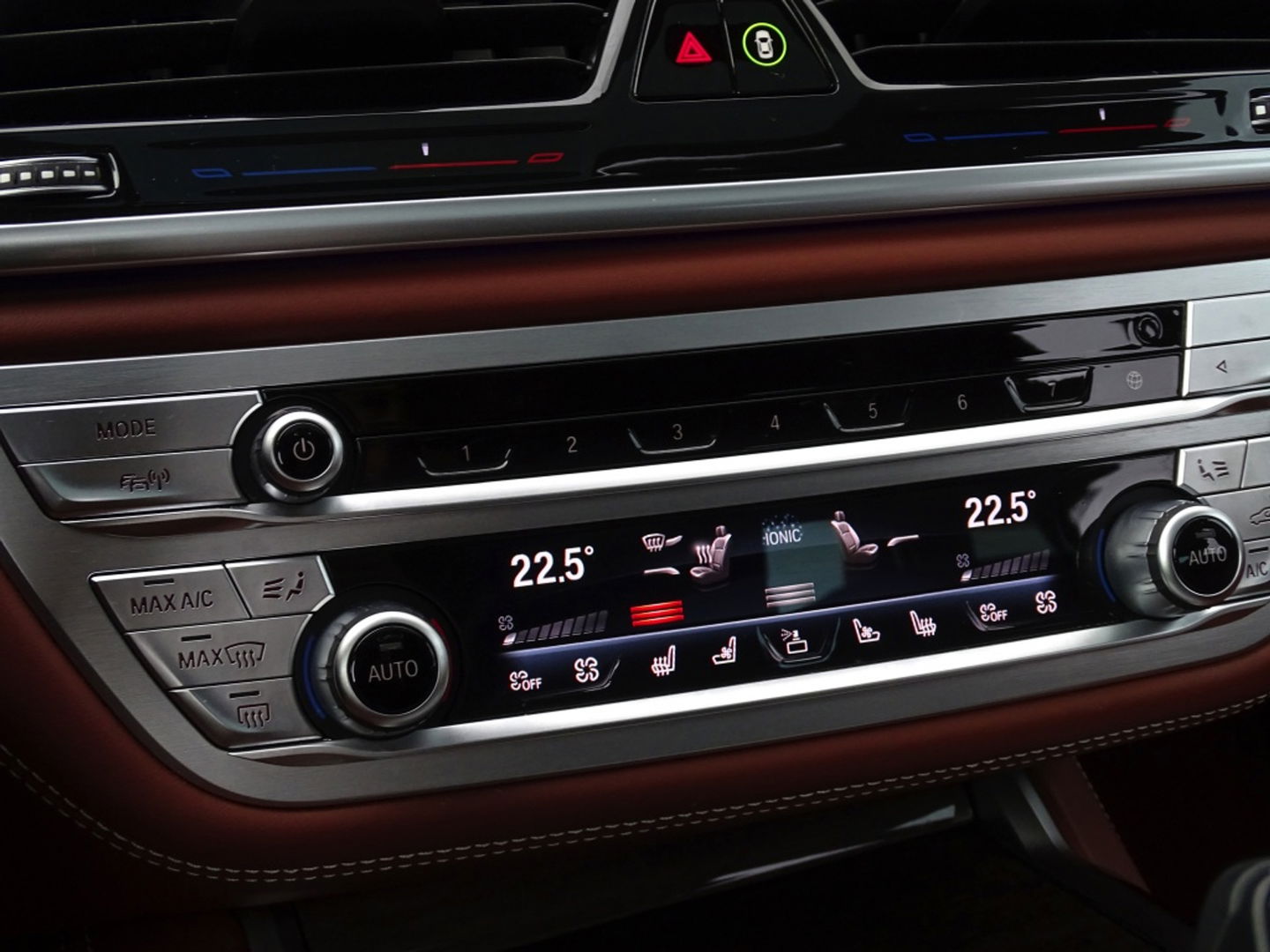 BMW 7 Serie 745e 394PK M- Individual VIP / massage / 360° / 4-wielbesturing