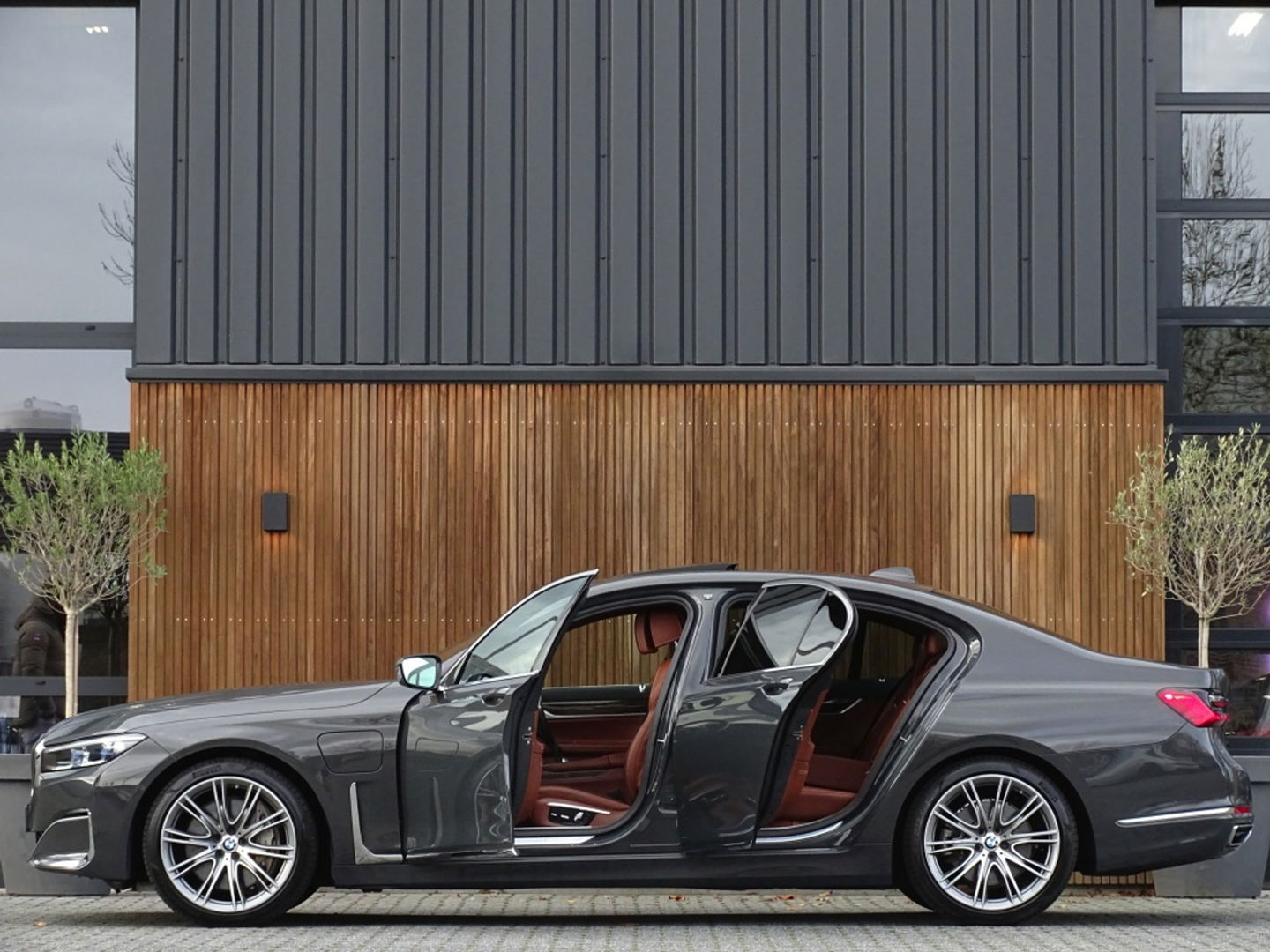 BMW 7 Serie 745e 394PK M- Individual VIP / massage / 360° / 4-wielbesturing