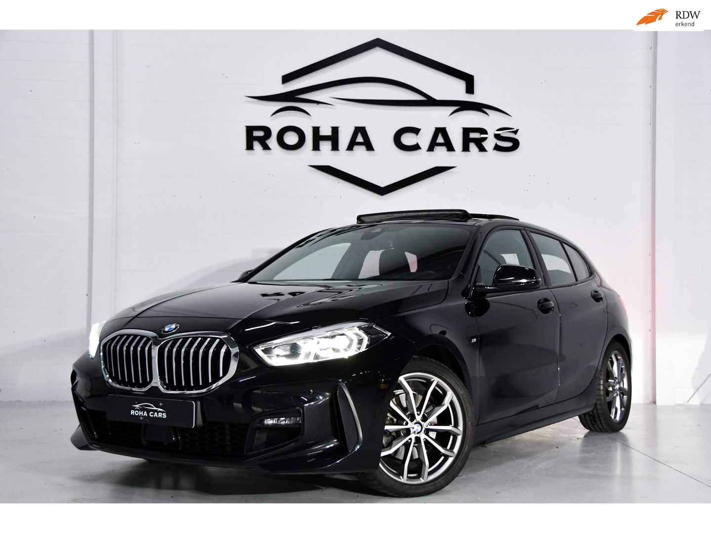 BMW 1-serie 118i High Executive, Pano, Sfeerverlichting, Applecarplay