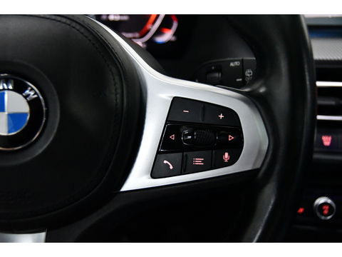 BMW 1-serie 118i High Executive, Pano, Sfeerverlichting, Applecarplay