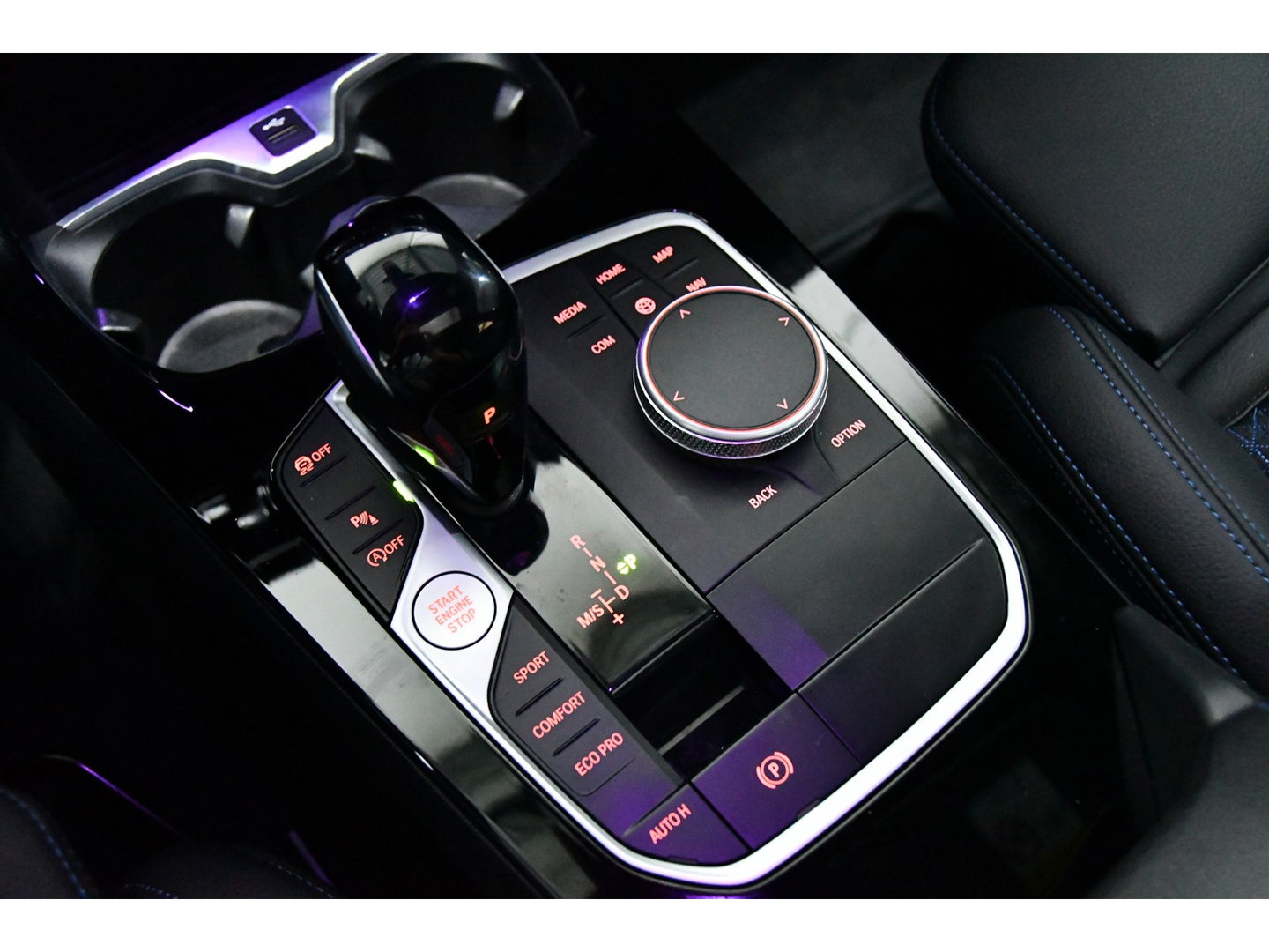 BMW 1-serie 118i High Executive, Pano, Sfeerverlichting, Applecarplay