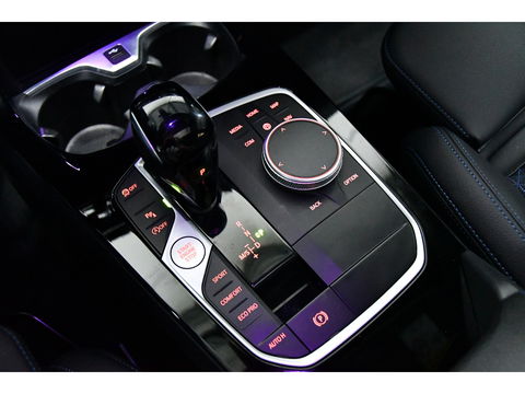 BMW 1-serie 118i High Executive, Pano, Sfeerverlichting, Applecarplay