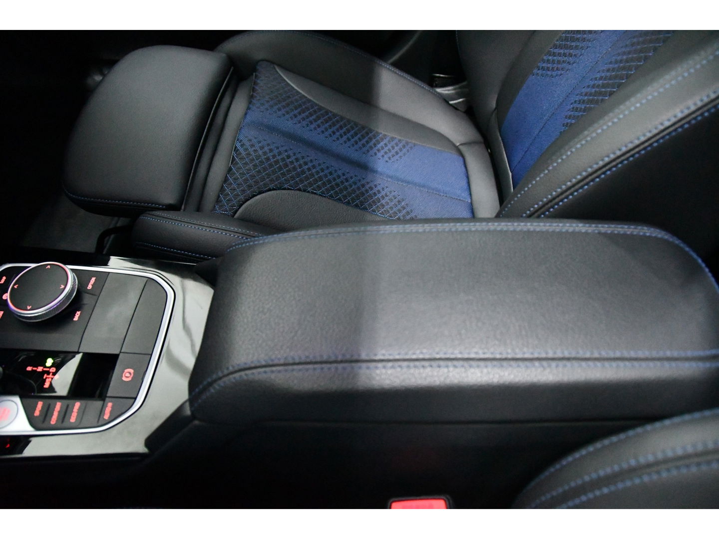 BMW 1-serie 118i High Executive, Pano, Sfeerverlichting, Applecarplay